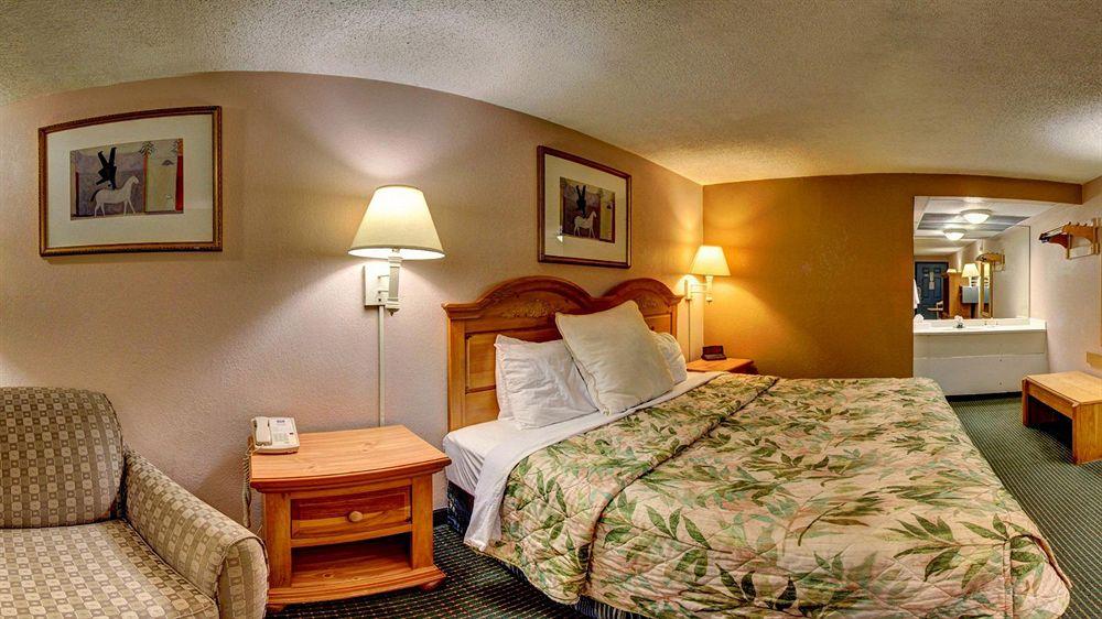 Econo Lodge Pooler - Savannah I-95 Екстер'єр фото